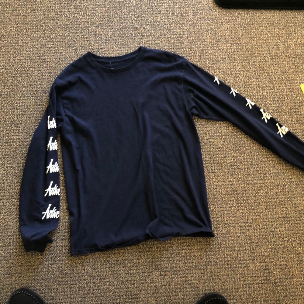 Active navy long sleeve shirt